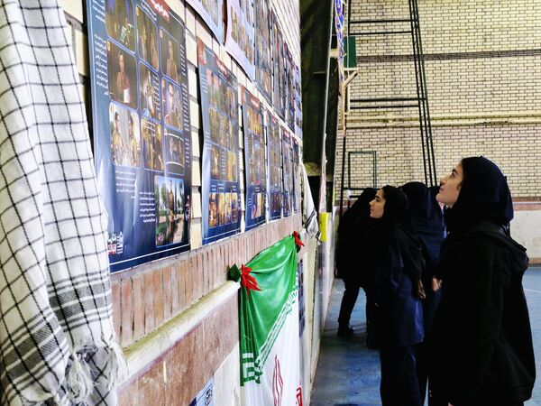 رونمایی از بسته فرهنگی–تربیتی «ایرانمون» در مدرسه بنت‌الهدی