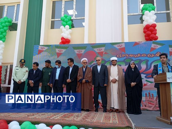 دهه فجر یادآور همبستگی و اتحاد مردم است