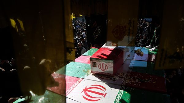 مراسم تشییع پیکرهای ۷ شهید گمنام در کرمانشاه