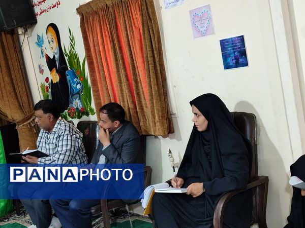 برگزاری جلسه آموزش خانواده در دبستان شاهد حاج تقی آقا بزرگ مشهد