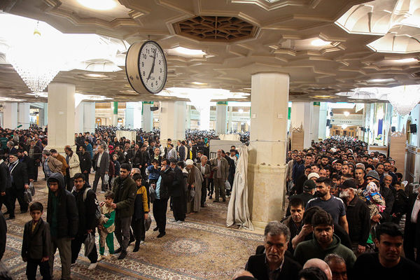 ضیافت افطاری ۲۵ هزار نفری حرم بانوی کرامت در شب میلاد کریم اهل بیت (ع)