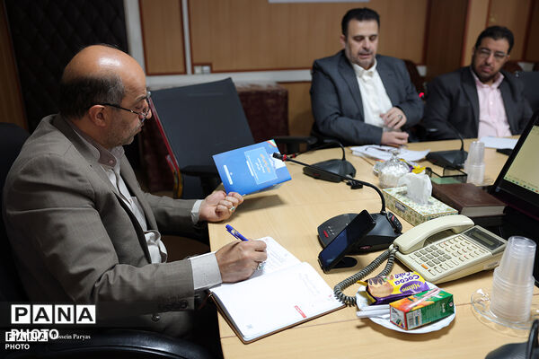 جلسه هماهنگی و هم افزایی بین دبیرخانه کمیسیون تخصصی توسعه آموزش عمومی قرآن کشور و معاونت آموزش متوسطه