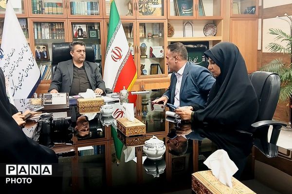 نشست صمیمی رئیس اموزش و پرورش شهرستان پاکدشت با خبرنگاران پانا پاکدشت