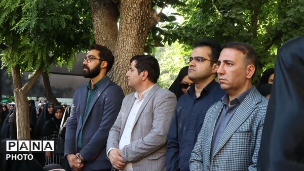 وداعِ اشک‌آلودِ هزاران فرهنگی با رهبرِ شهیدِ آسمانی