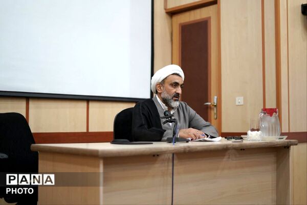دومین نشست فعالان رسانه ای استان قم با موضوع تشییع رهبر شهید 