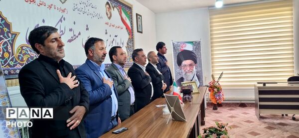 نکوداشت مقام شامخ معلم و تجلیل از پیشگامان عرصه تعلیم و تربیت در نظرکهریزی