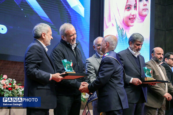 بیست و هفتمین همایش ملی تکریم خیرین مدرسه ساز