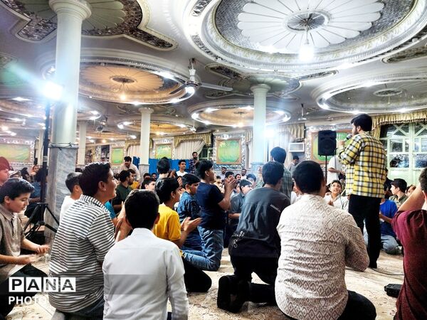 طنین جشن میلاد در مسجد فدائیان شاهزاده قاسم نیشابور