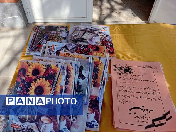 تقدیر از دانش آموزان منتخب هفته بهداشت روان در دبیرستان مادرمهربان خلیل آباد