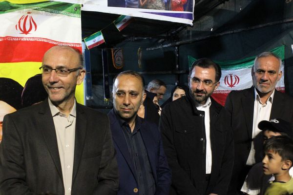 بازدید قائم‌مقام سازمان دانش‌آموزی از غرفه شهدای دانش‌آموز ورامین
