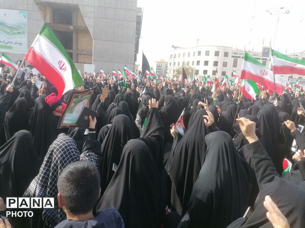 اجتماع بزرگ مردم مشهد در روز شهادت رهبر عظیم الشان انقلاب 