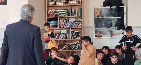 حضور مدیر آموزش و پرورش کاشمر در جمع معتکفین مسجد جامع کاشمر