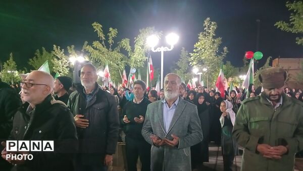 اجتماع شبانه مردمی تا پای جان برای ایران