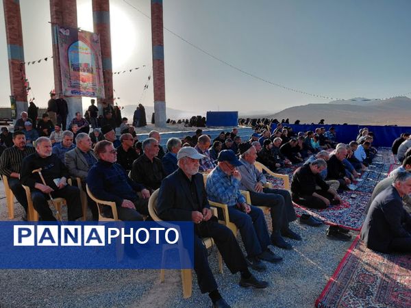 برگزاری مراسم پرفیض دعای ندبه در تپه نورالشهدا شهر نقنه