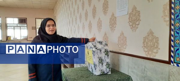 برگزاری انتخابات شورای دانش‌آموزی در دبیرستان شاهد طالقانی