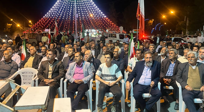 اجتماع پرشور فرهنگیان و دانش آموزان خاتم در میدان داری شهر