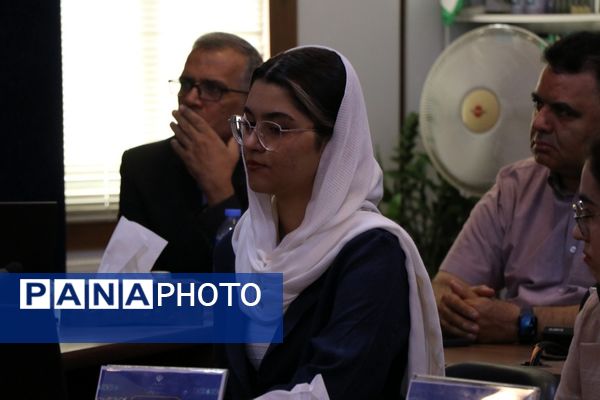 تجلیل از دانش آموزان افتخارآفرین خراسان رضوی در کنکور سراسری و مدال آور در المپیادهای علمی جهانی