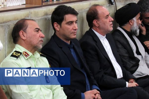 مراسم چهلمین روز شهادت شهدای اقتدار با حضور گسترده مردم کردستان در سنندج 