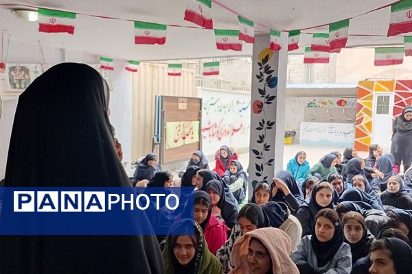 کودکان غرفه‌داران جشن میلاد موعود