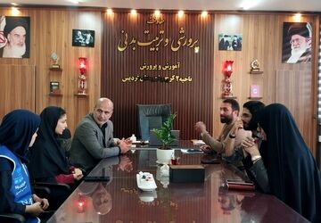جلسه همکاری کمیته امداد و شورای دانش‌آموزی در آموزش و پرورش ناحیه ۲ کرج و شهرستان فردیس 