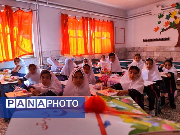 جشن شکوفه ها در مدارس شهرستان قدس، آغاز طلایی و شیرین  سال تحصیلی