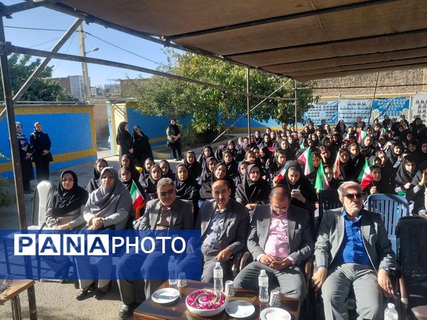 مراسم بازگشایی مدارس و جشن عاطفه‌ها در مدرسه نمونه دولتی خدیجه الکبری(س) قروه