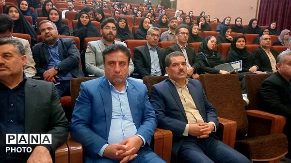 درخشش مقام آوران کشوری و استانی در سالن همایش بانک ملی بجنورد