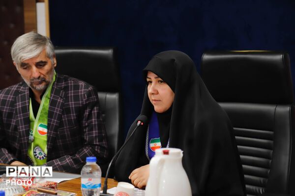 نشست هم‌اندیشی مسئولان دانش‌آموزی تهران با محور آموزش مربیان و مدیریت مصرف انرژی