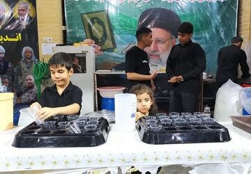 خدمت‌رسانی مواکب اندیمشک به زائران اربعین در جوار شهدای گمنام 