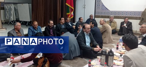 مراسم افطاری در دبیرستان استعدادهای درخشان شهید بهشتی دوره اول