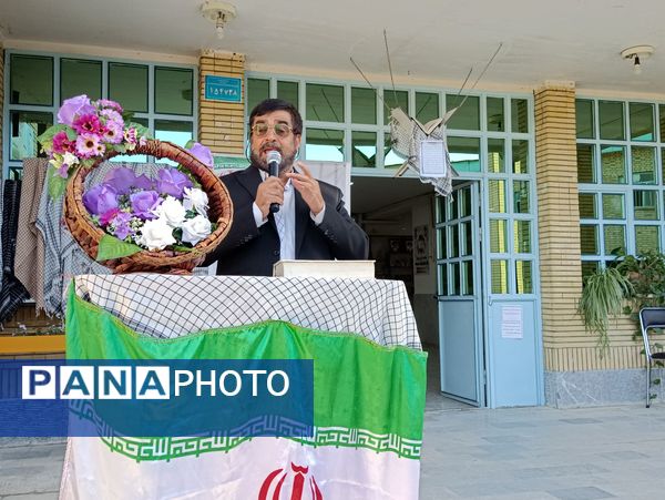 آغاز سال تحصیلی در مدرسه عشقی‌فرد همزمان با هفته دفاع مقدس