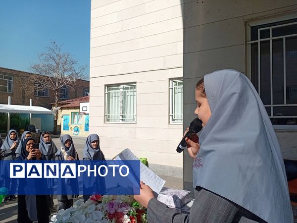 جشن دهه  فجر در دبستان مصلی نژاد حضرت زینب(س)