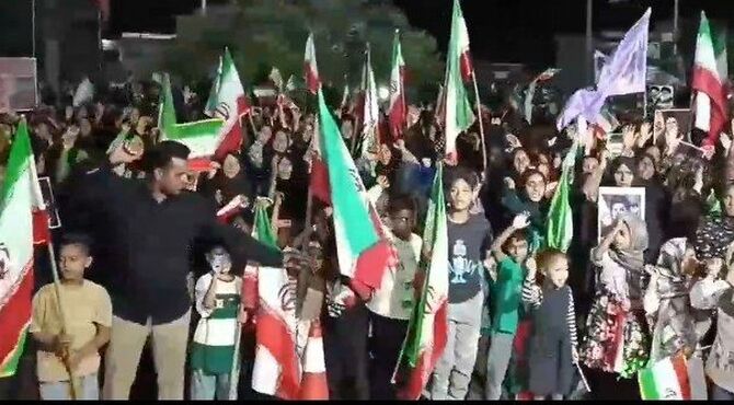 تجدید میثاق با امام شهید و بعیت با رهبر جدید انقلاب مردم بیکاه رودان 