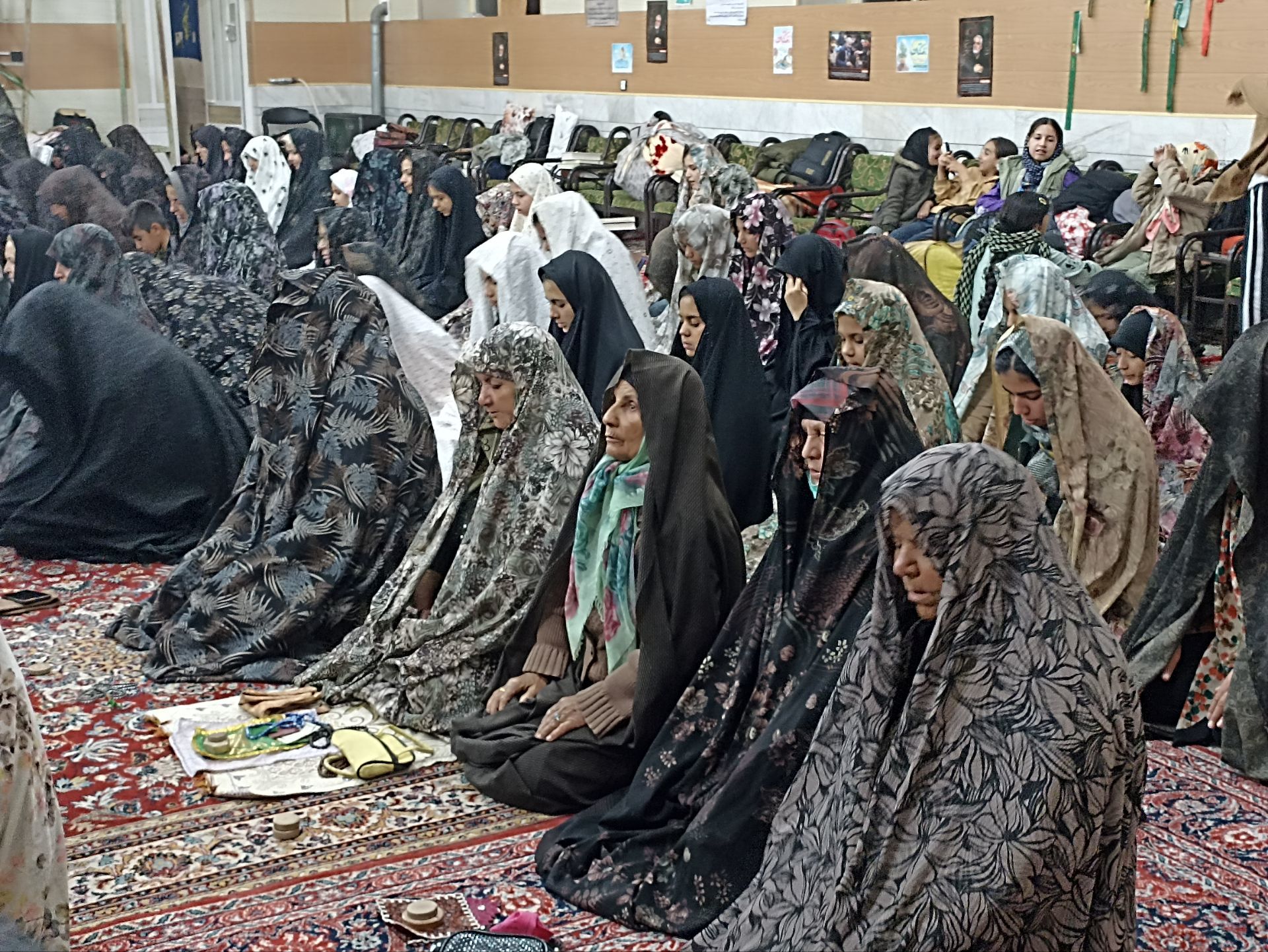 قرائت دعای ام داوود در مراسم معنوی اعتکاف بزنجرد