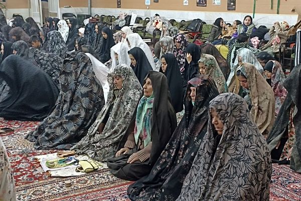 قرائت دعای ام داوود در مراسم معنوی اعتکاف بزنجرد