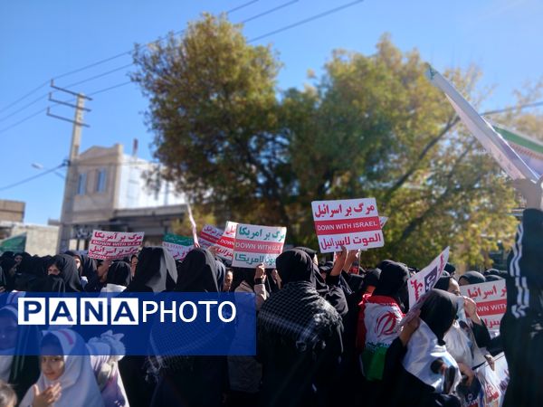 حضور پرشور فرهنگیان و دانش‌آموزان چاراویماق در یوم‌الله  ۱۳ آبان