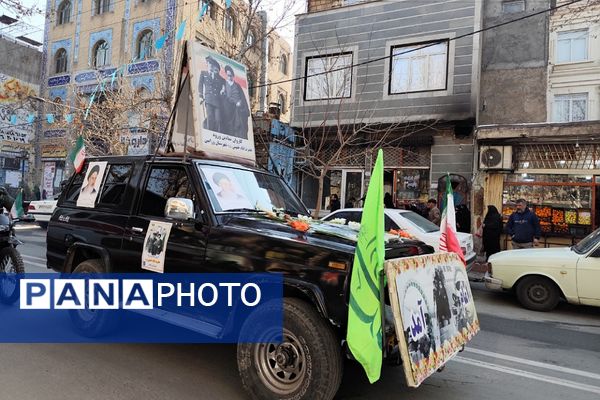 کاروان نمادین ورود حضرت امام خمینی(ره) به میهن اسلامی