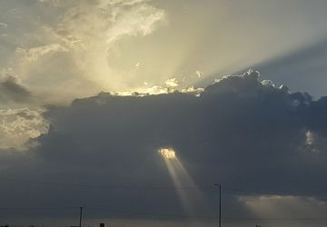 بعضی از بنده های خدا مثل نور خورشیدند