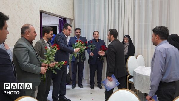 تجلیل از خبرنگاران و فعالان رسانه‌ای بجنورد به مناسبت روز خبرنگار