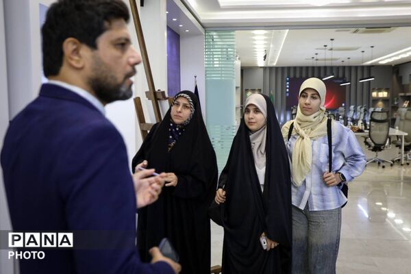  بازدید دانش‌آموزان تهران از ستاد فناوری نانو