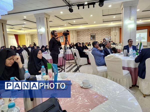 کارگاه راهبری نسل جدید ویژه معاونین پرورشی و مربیان ناحیه 3 مشهد