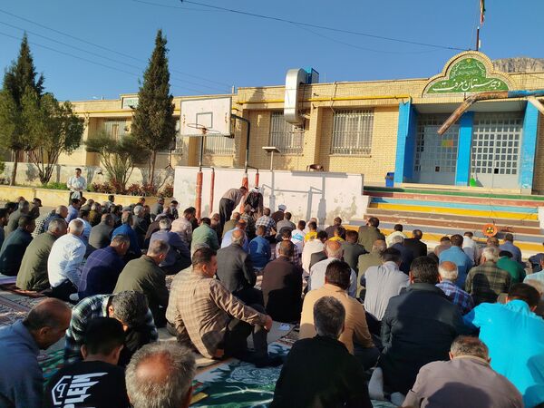 نماز عید فطر ۱۴۰۴ در روستای ظفرآباد شیراز اقامه شد