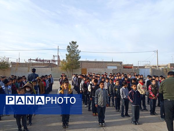 مراسم صبحگاهی در مدرسه پسرانه برادران ابراهیمی نیا