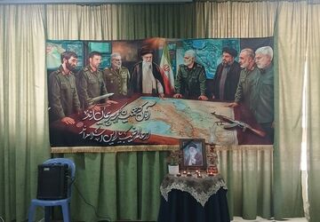 مراسم گرامیداشت شهادت رهبر امت و شهادت امام جعفر صادق (ع) در مدرسه ولیعصر (عج)