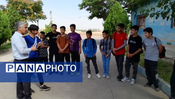 روزی پرانرژی برای پسران ناحیه یک زنجان و منطقه ایجرود در اردوی دانش‌آموزی یک‌روزه