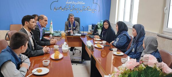 نشست مدیر آموزش و پرورش فاروج با دانش‌آموز خبرنگاران پانا