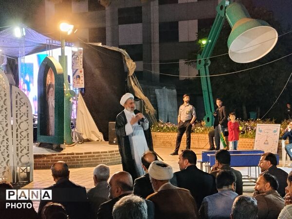 نماز جماعت بزرگ دانش‌آموزان مشهدی همزمان با اجلاس سراسری نماز 