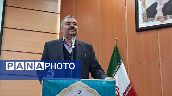 آیین تجلیل از رتبه‌برترهای کنکور ۱۴۰۳ اداره آموزش و پرورش ناحیه یک زنجان