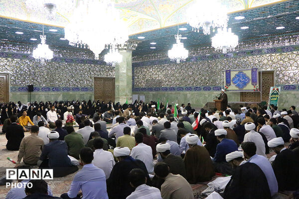جشن ازدواج طلبگی ۲۰۰ زوج در حرم حضرت معصومه(س)