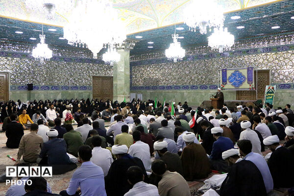 جشن ازدواج طلبگی ۲۰۰ زوج در حرم حضرت معصومه(س)